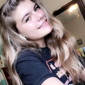 Meet your Posher, Daniella